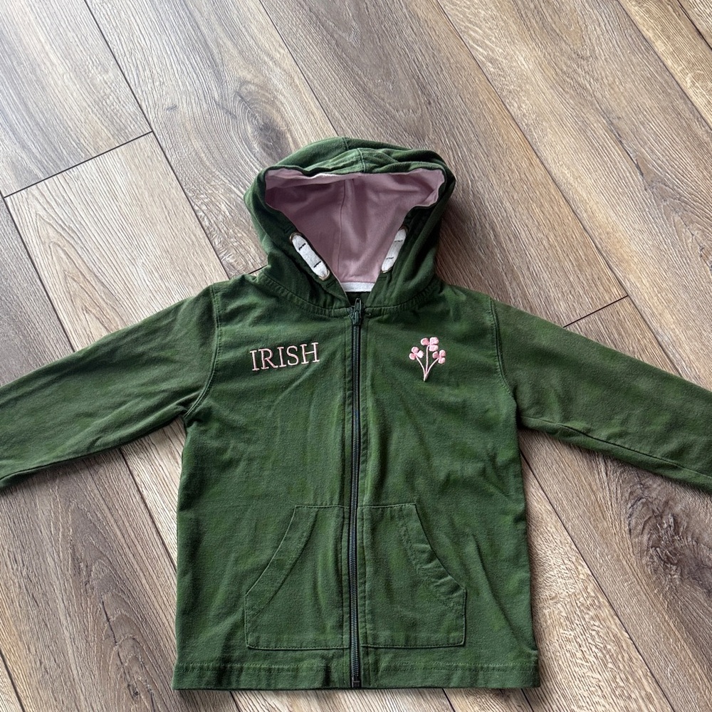 Croker tradition collection Hooded Zip Irish sweater. Size 4/5 years.
